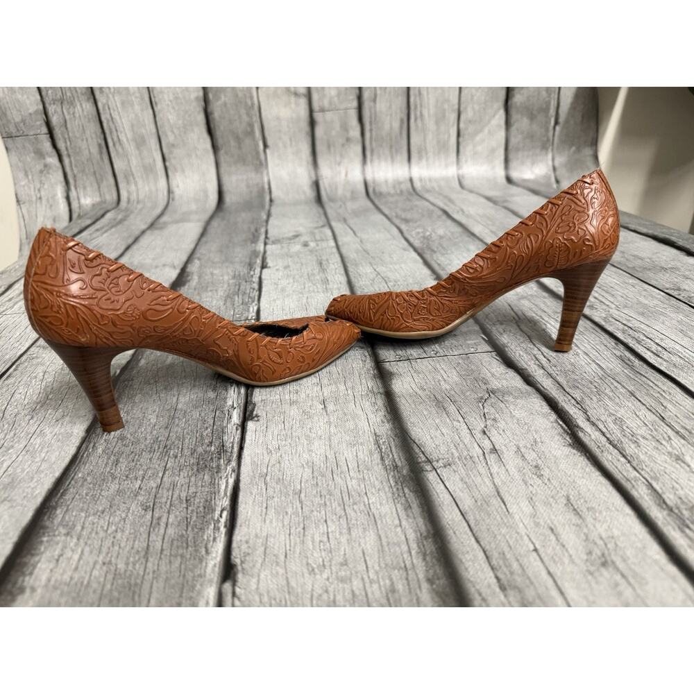 Women’s ANTONIO MELANI Brown Leather Embossed Peep-Toe Heels Sz 6.5 Western Vibe - Picture 4 of 8